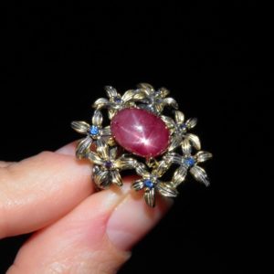 серебряное кольцо со звёздчатым рубином