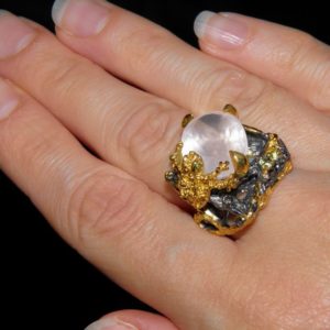 уникальное серебряное кольцо с розовым кварцем