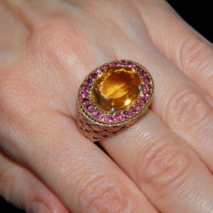 Серебряное кольцо с цитрином в трёхцветной позолоте