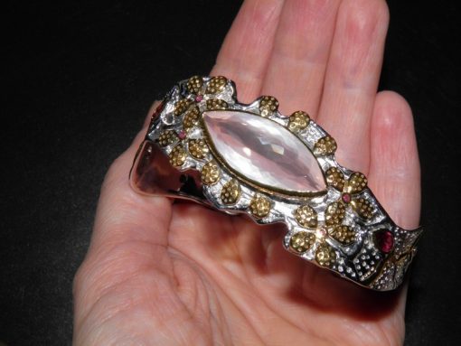 Манжетный браслет из серебра с розовым кварцем