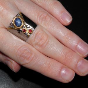 Дизайнерское кольцо со звёздчатым сапфиром