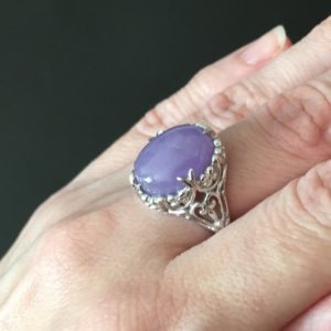 Серебряное кольцо с лавандовым халцедоном