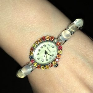 Серебряные часы-браслет с лунным камнем кошачий глаз