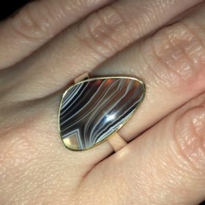 Серебряное кольцо с полосатым агатом