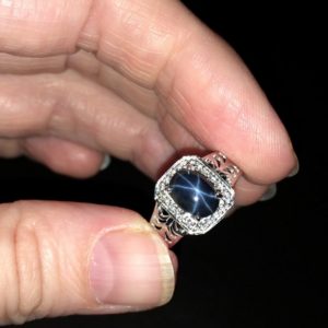 Серебряное кольцо со звёздчатым сапфиром