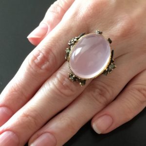 Серебряное кольцо с крупным розовым кварцем