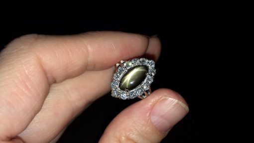 Серебряное кольцо с чёрным звёздчатым сапфиром
