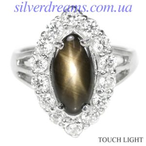Серебряное кольцо с чёрным звёздчатым сапфиром