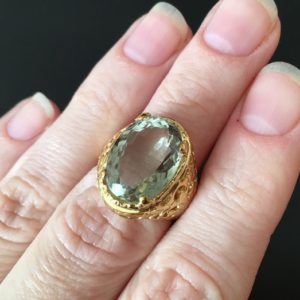 Серебряный перстень с крупным празиолитом