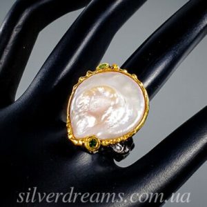 Серебряное кольцо с крупным барочным жемчугом