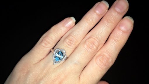 Серебряное кольцо с голубым топазом