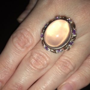 Кольцо с розовым кварцем и аметистами