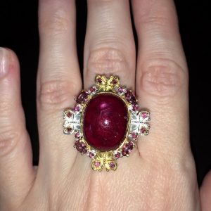 Серебряное кольцо с крупным гладким рубином