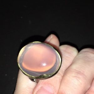 Серебряный перстень с крупным розовым кварцем