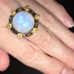 Серебряное кольцо с лунным камнем адуляр