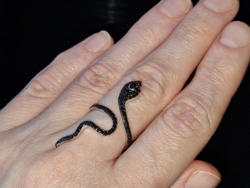 Кольцо Змея серебро натуральная шпинель