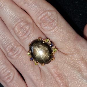 Кольцо серебро крупный натуральный чёрный звёздчатый сапфир