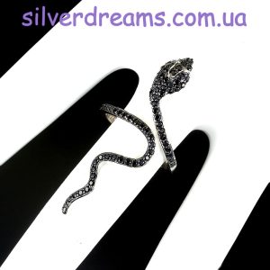 Кольцо змея серебро чёрная шпинель