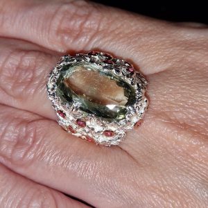 Кольцо серебро натуральный зелёный аметист