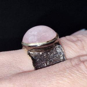 Кольцо серебро натуральный морганит