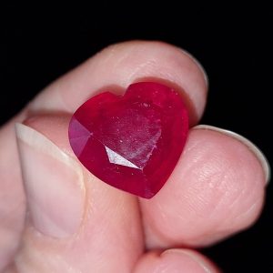Натуральный рубин сердце
