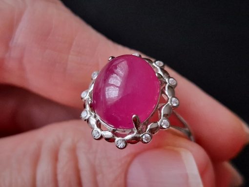 Кольцо серебро природный рубин кабошон