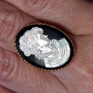Кольцо камея серебро натуральный перламутр и эмаль