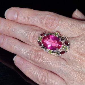 Кольцо серебро натуральный розовый топаз хризолит родолит