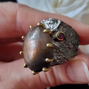 Кольцо серебро природный солнечный камень кошачий глаз