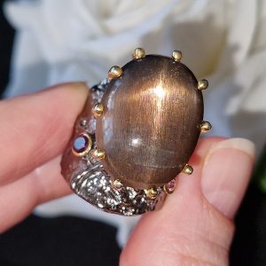 Перстень серебро натуральный солнечный камень кошачий глаз