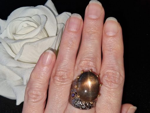 Кольцо серебро природный солнечный камень кошачий глаз