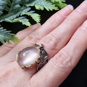 Кольцо серебро природный розовый кварц