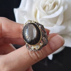 Перстень серебро натуральный солнечный камень кошачий глаз
