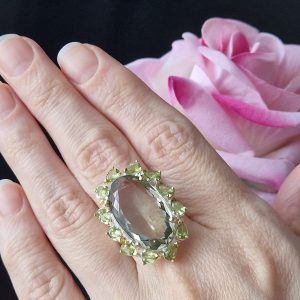 Перстень серебро натуральный зелёный аметист (празиолит) + хризолит