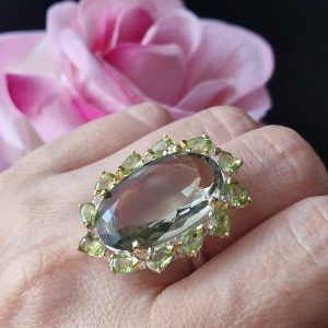 Кольцо серебро натуральный зелёный аметист (празиолит) + хризолит