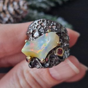 Кольцо серебро природный эфиопский опал
