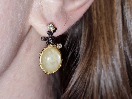 Серьги серебро натуральный золотистый сапфир