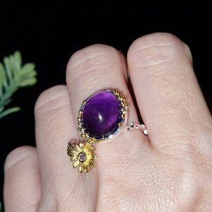 Кольцо серебро природный аметист кабошон