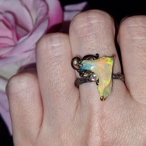 Кольцо серебро природный эфиопский опал