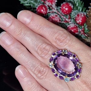 Коктейльное кольцо серебро природный аметист