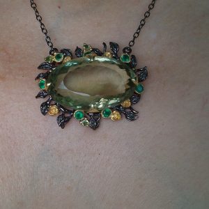 Ожерелье серебро натуральный празиолит (зелёный аметист) + оникс + хризолит