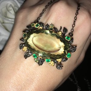 Ожерелье серебро природный зелёный аметист (празиолит) + оникс + хризолит