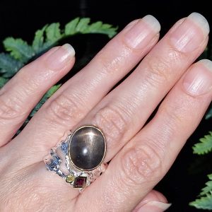 Кольцо серебро природный солнечный камень кошачий глаз