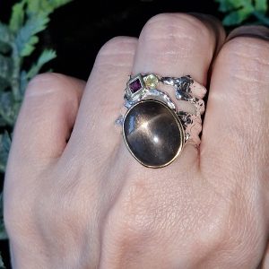 Кольцо серебро натуральный солнечный камень кошачий глаз