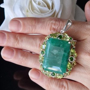 Кулон серебро природный берилл диопсид хризолит