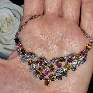 Ожерелье серебро натуральный турмалин + родолит + танзанит