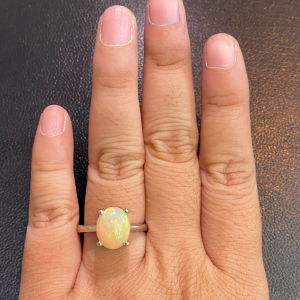 Кольцо серебро природный радужный огненный опал