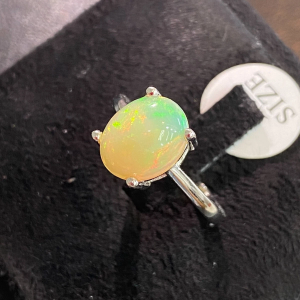 Кольцо серебро природный радужный огненный опал