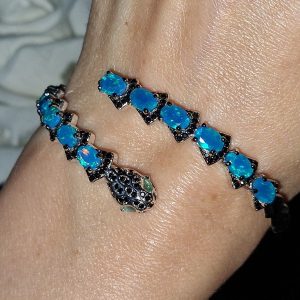 Браслет серебро природный голубой опал и чёрная шпинель