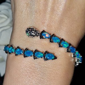 Браслет серебро натуральный голубой опал и чёрная шпинель